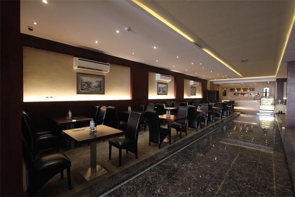 Taleen Granada Hotel Apartments Рияд Екстериор снимка