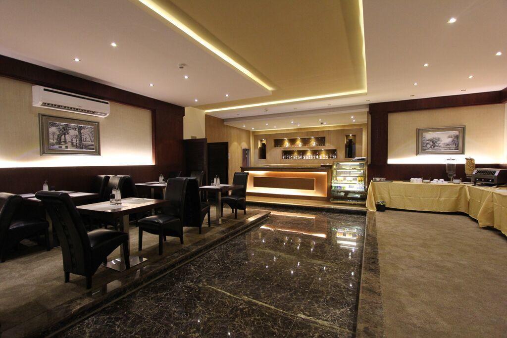 Taleen Granada Hotel Apartments Рияд Екстериор снимка